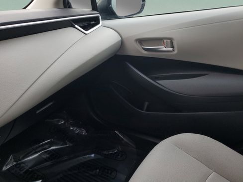 Used 2021 Toyota Corolla LE image 24