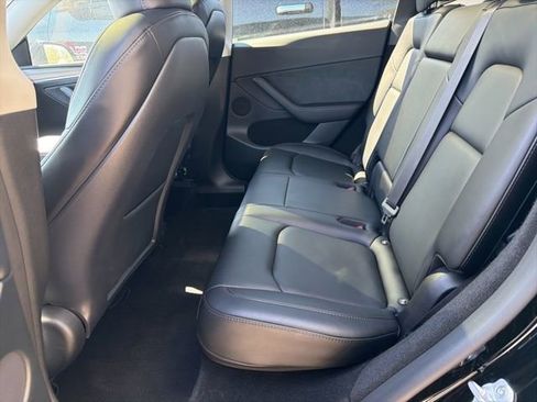 Used 2023 Tesla Model Y Performance image 12