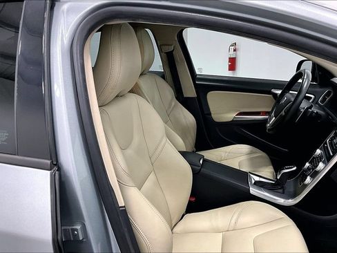 Used 2018 Volvo S60 T5 Dynamic w/ Vision Package FWD image 7