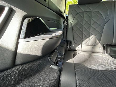 Used 2025 BMW X7 xDrive40i AWD/4WD image 47