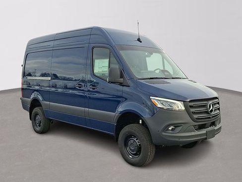 Used 2026 Mercedes-Benz Sprinter 2500 image 3