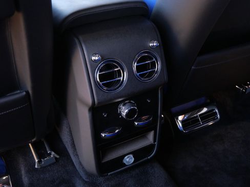 Used 2024 Rolls-Royce Cullinan Black Badge image 31