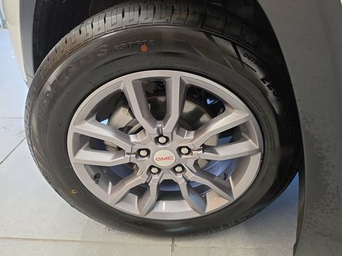 Used 2024 GMC Terrain SLT FWD image 33