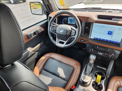 Used 2024 Ford Bronco Outer Banks image 14