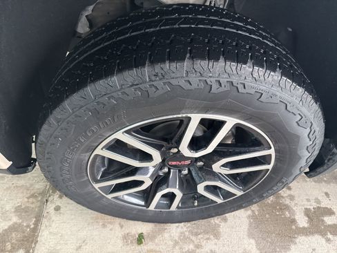 Used 2023 GMC Sierra 1500 AT4 w/ Technology Package image 2