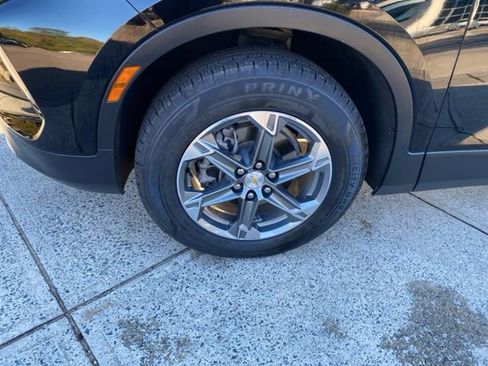 Used 2023 Chevrolet Blazer LT w/ Driver Confidence Package image 9