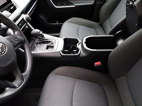 Certified 2025 Toyota RAV4 XLE AWD/4WD image 38
