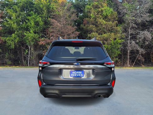 Used 2025 Subaru Forester Premium AWD/4WD image 18