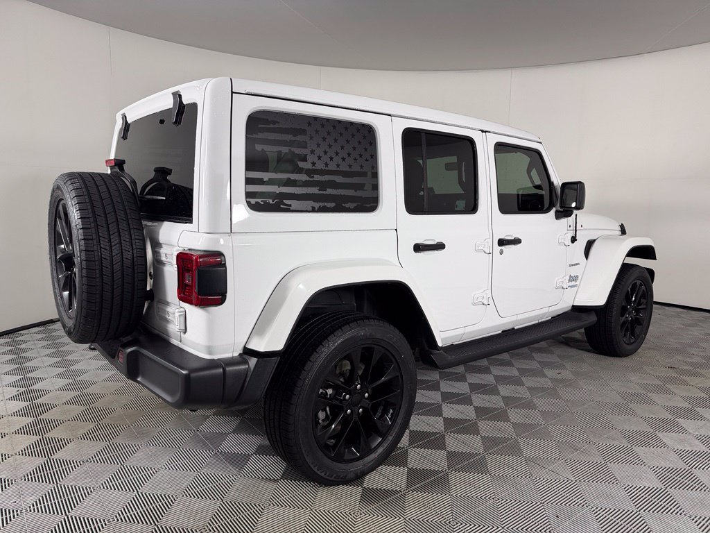 Used 2021 Jeep Wrangler Unlimited Sahara AWD/4WD image 6