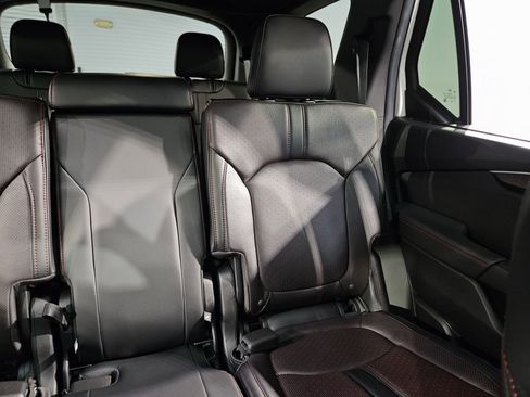 Used 2025 Honda Pilot Black Edition image 14