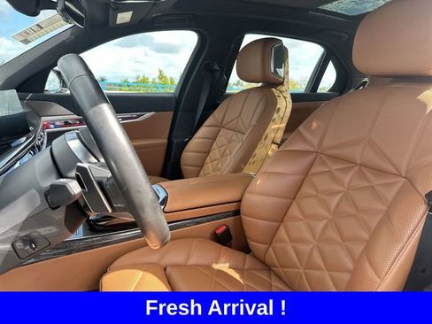 Used 2023 BMW 740i w/ Parking Assistance Package image 23