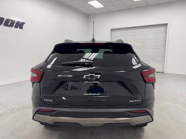 New 2026 Chevrolet Trax ACTIV w/ Sunroof Package FWD image 6
