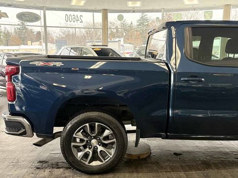 Used 2022 Chevrolet Silverado 1500 LT image 11