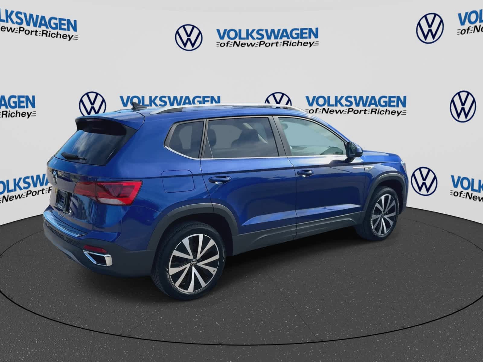 Used 2024 Volkswagen Taos SE FWD image 8