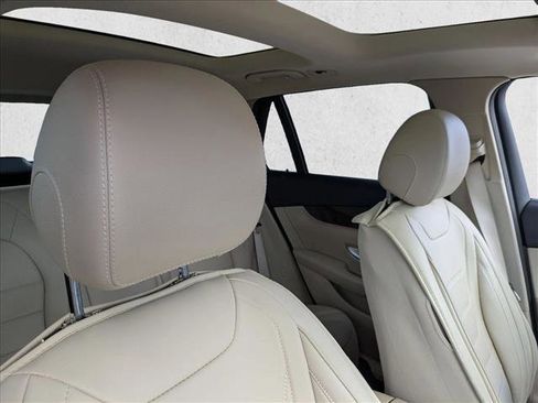 Used 2022 Mercedes-Benz GLC 300 image 13