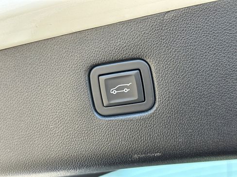 Used 2019 Chevrolet Blazer RS image 19