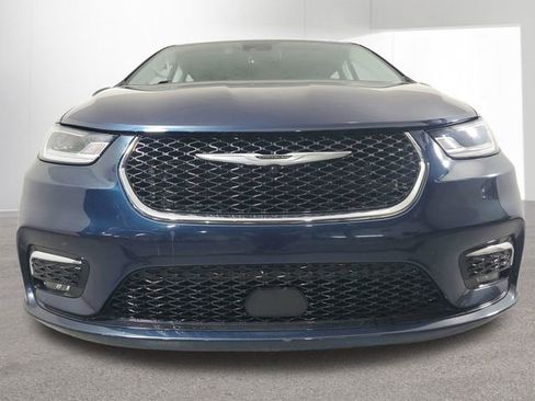 Used 2022 Chrysler Pacifica Touring-L image 25