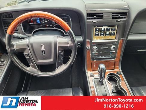 Used 2017 Lincoln Navigator Select image 27