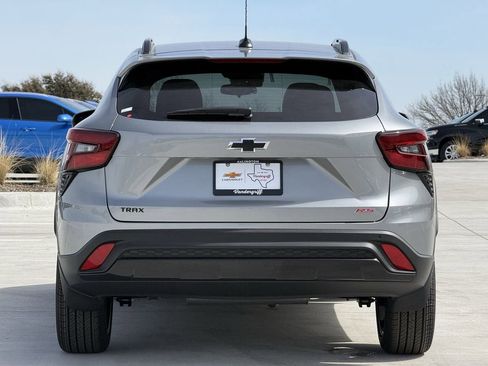 New 2026 Chevrolet Trax RS w/ Sunroof Package FWD image 5