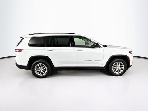 Used 2023 Jeep Grand Cherokee L Laredo AWD/4WD image 2