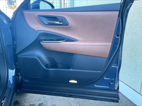 Used 2025 Toyota Crown Signia Limited image 23