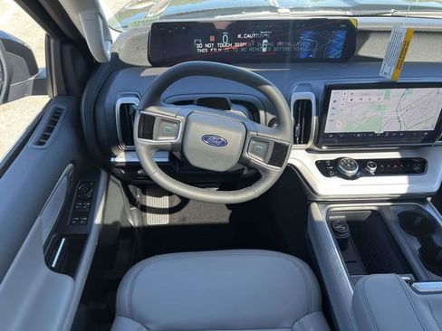 New 2025 Ford Expedition Max Active image 4