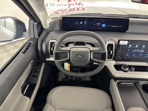 New 2025 Ford Expedition Max Active image 10