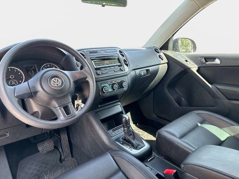 Used 2012 Volkswagen Tiguan LE FWD image 15
