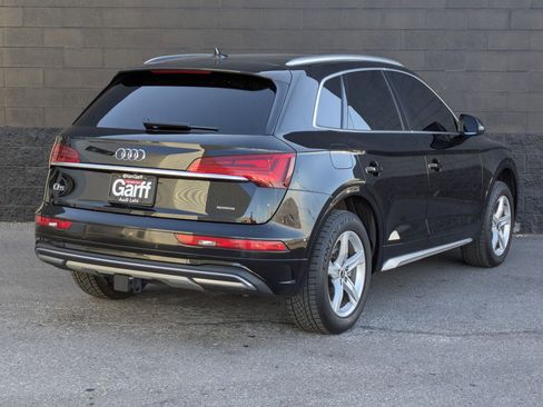 Used 2021 Audi Q5 Premium w/ Convenience Package image 5