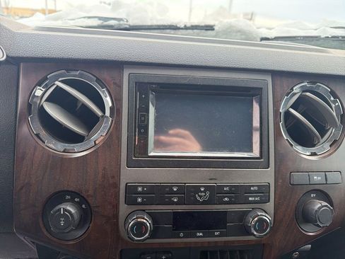 Used 2012 Ford F250 Lariat image 14