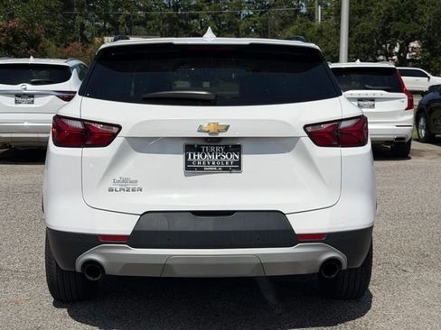Used 2019 Chevrolet Blazer LT w/ Sound & Technology Package FWD image 3
