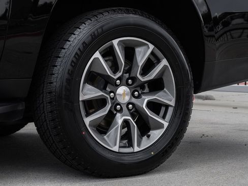 Used 2024 Chevrolet Suburban LT w/ LT Signature Plus Package RWD image 61