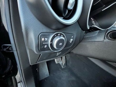 Used 2023 Alfa Romeo Stelvio Estrema image 18