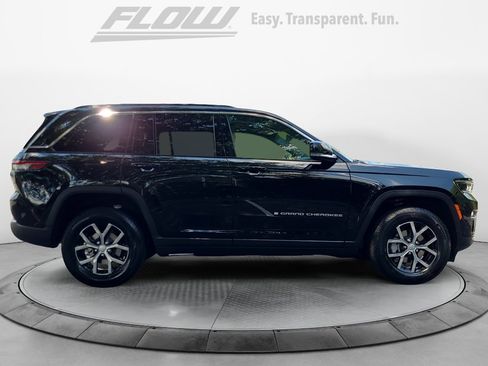 New 2025 Jeep Grand Cherokee Limited w/ Luxury Tech Group II image 8