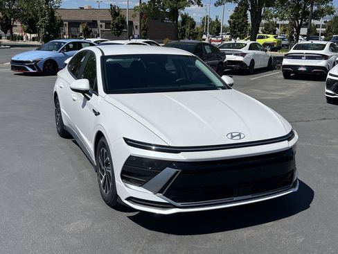 Certified 2026 Hyundai Sonata Blue FWD image 4