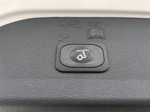 Used 2017 Ford Escape Titanium w/ Equipment Group 301A image 12