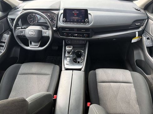 Used 2025 Nissan Rogue SV FWD image 15