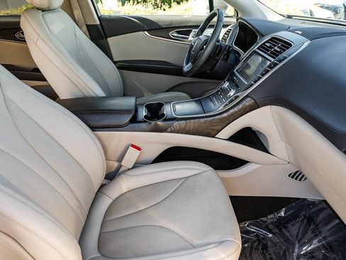 Used 2020 Lincoln Nautilus Reserve w/ Equipment Group 202A AWD/4WD image 17