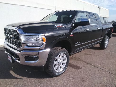 Used 2022 RAM 2500 Limited w/ Towing Technology Group image 2