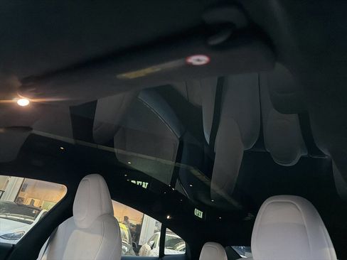 Used 2022 Tesla Model S image 31