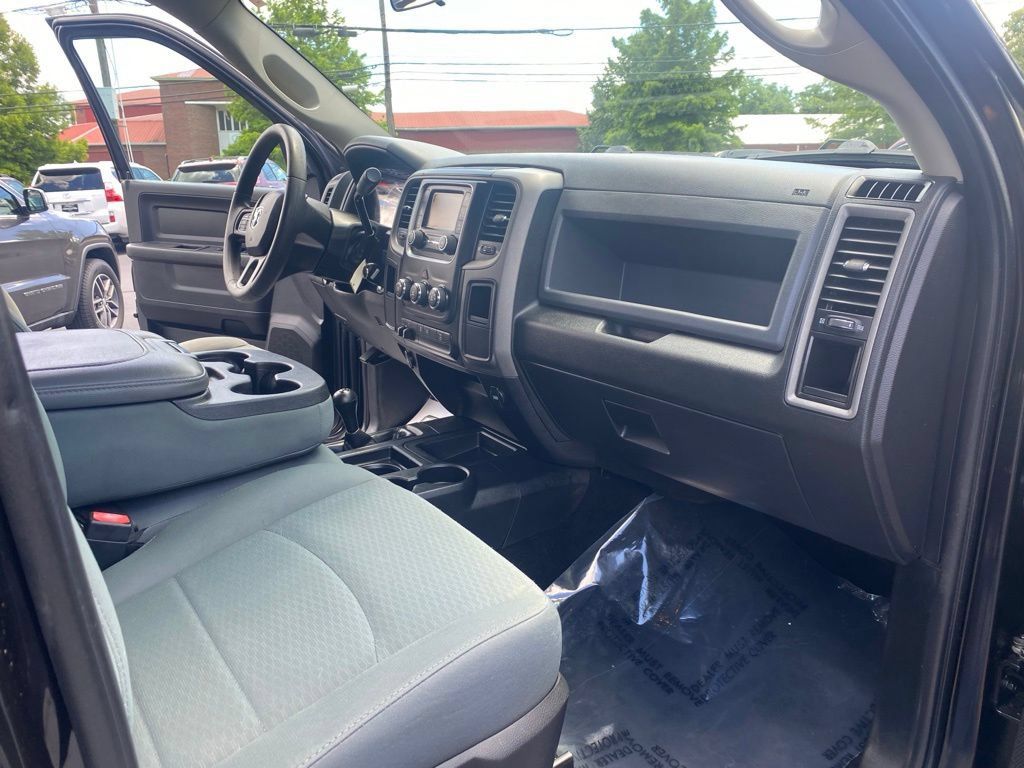 Used 2018 RAM 2500 Tradesman w/ Chrome Appearance Group AWD/4WD image 27