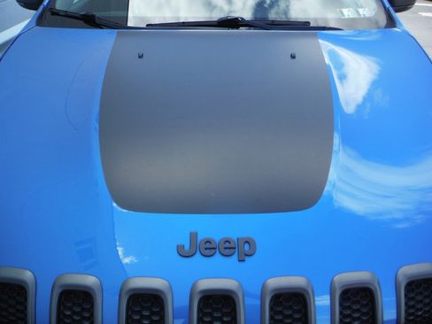 Used 2018 Jeep Cherokee Trailhawk w/ Quick Order Package 27L AWD/4WD image 7