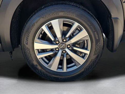 Used 2024 Nissan Pathfinder SL w/ Black Appearance Package FWD image 34