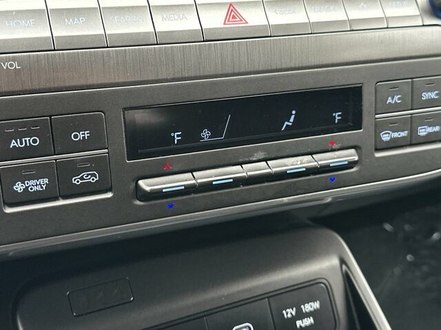 Used 2024 Hyundai Kona SEL FWD image 25