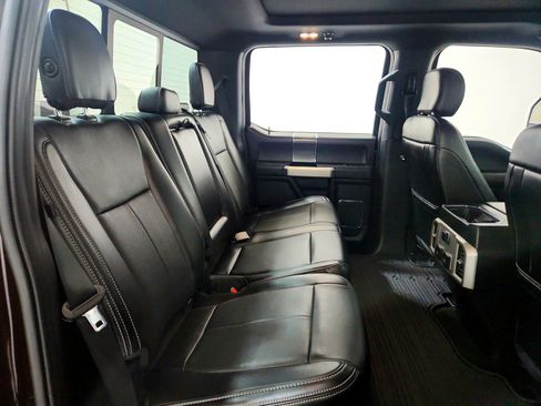 Used 2019 Ford F150 Lariat image 31