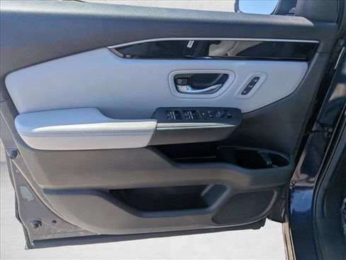 Used 2024 Honda Pilot EX-L image 10