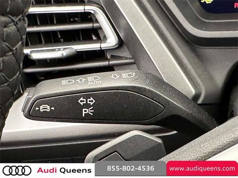 Used 2025 Audi Q4 e-tron Premium Plus w/ Premium Plus image 32