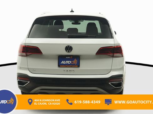 Used 2024 Volkswagen Taos SE FWD image 12