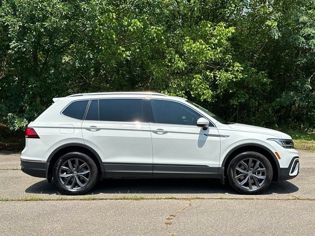 Used 2022 Volkswagen Tiguan SE FWD image 6