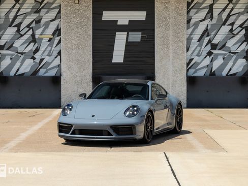 Used 2023 Porsche 911 Carrera GTS RWD image 5